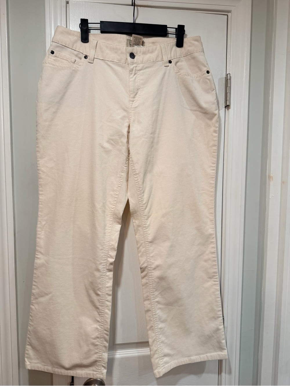 L.L.Bean Size 12 Petite Favorite Fit Curvy Corduroy Pants Cream Straight Leg